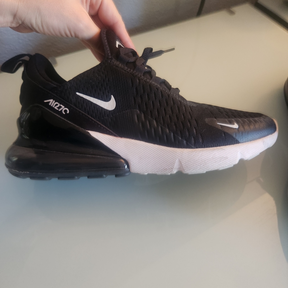 Women's Nike Air Max 270 Black Sneakers, size 8.5